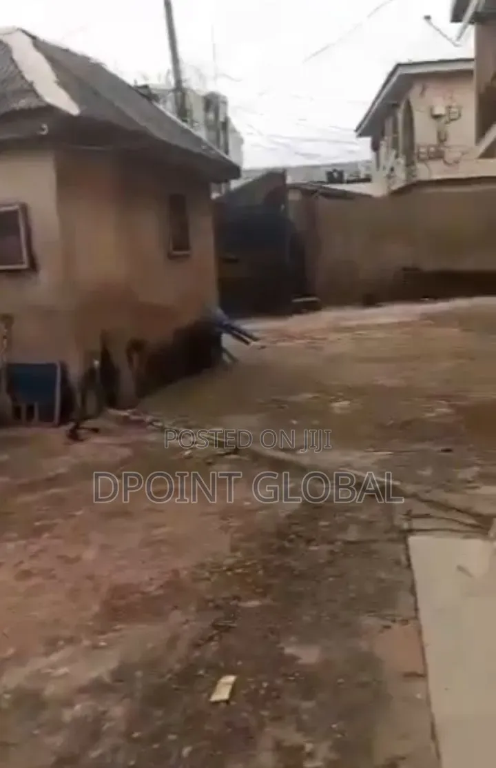 15bdrm Block of Flats in Not Estate, Akowonjo for sale in Akowonjo
