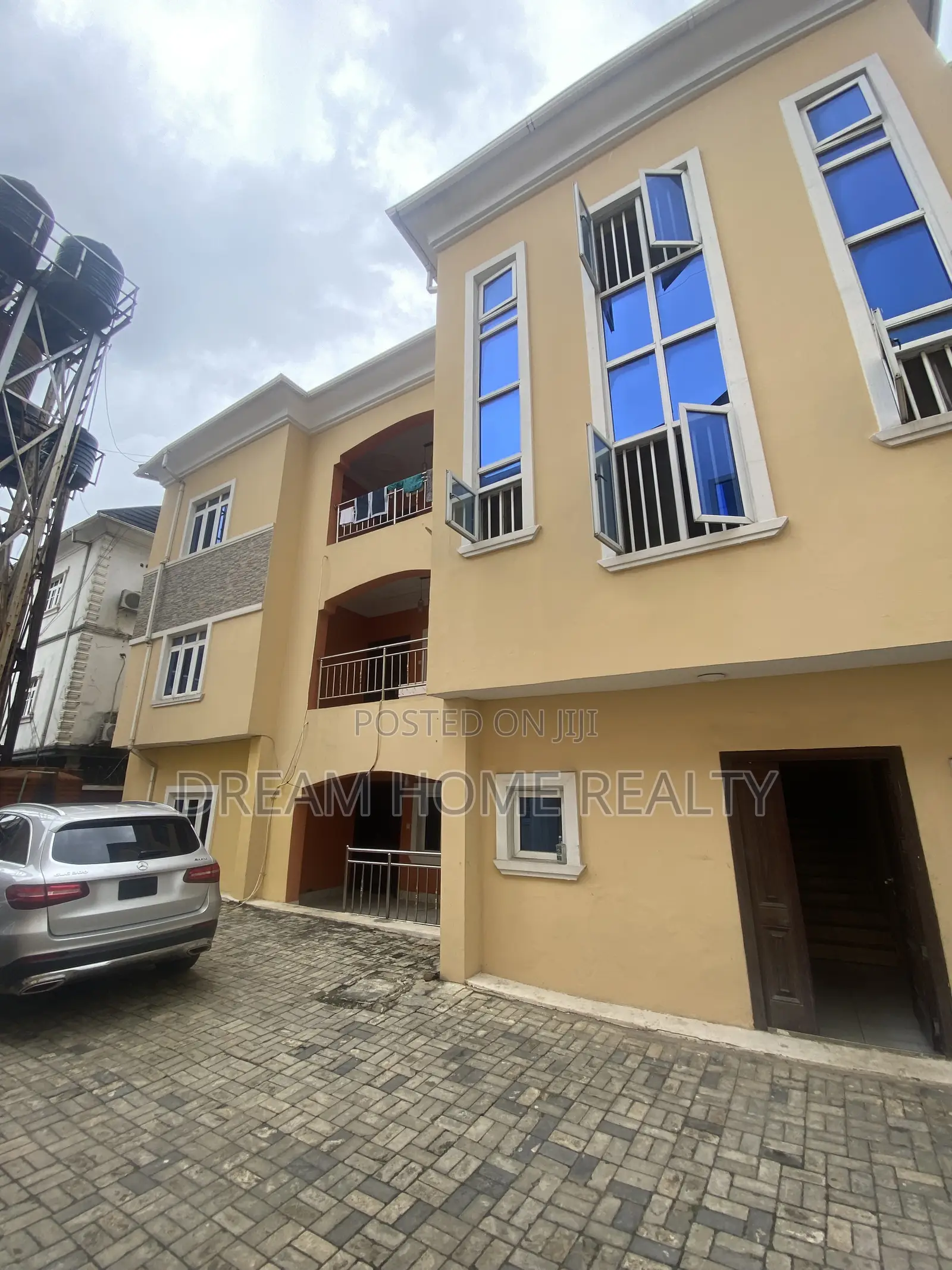 3bdrm Apartment in Chevron for rent in Chevron