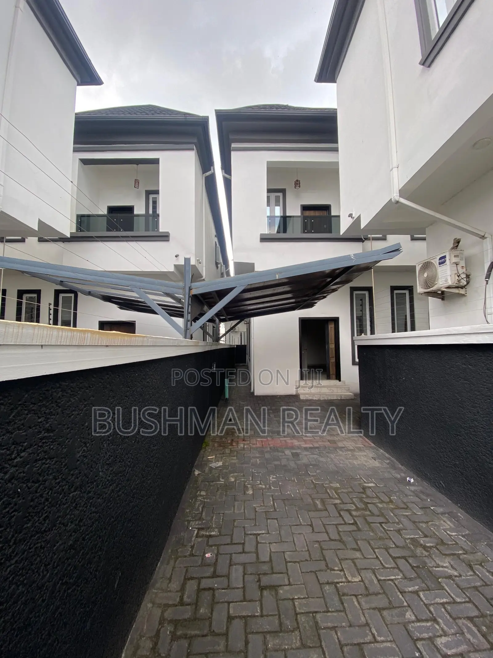 4bdrm Duplex in Ikota for rent in Ikota