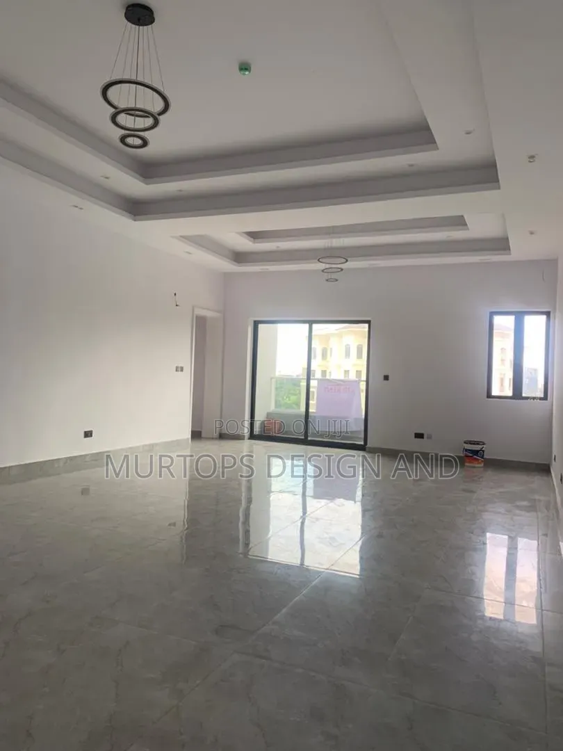 3bdrm Apartment in Ademola Adetokunbo for rent in Ademola Adetokunbo