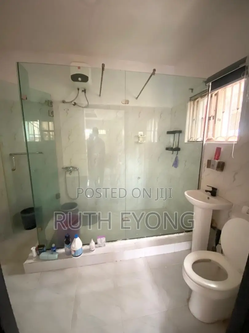 1bdrm Apartment in Off Bisola Durosimi, Lekki Phase 1 for rent in Lekki Phase 1