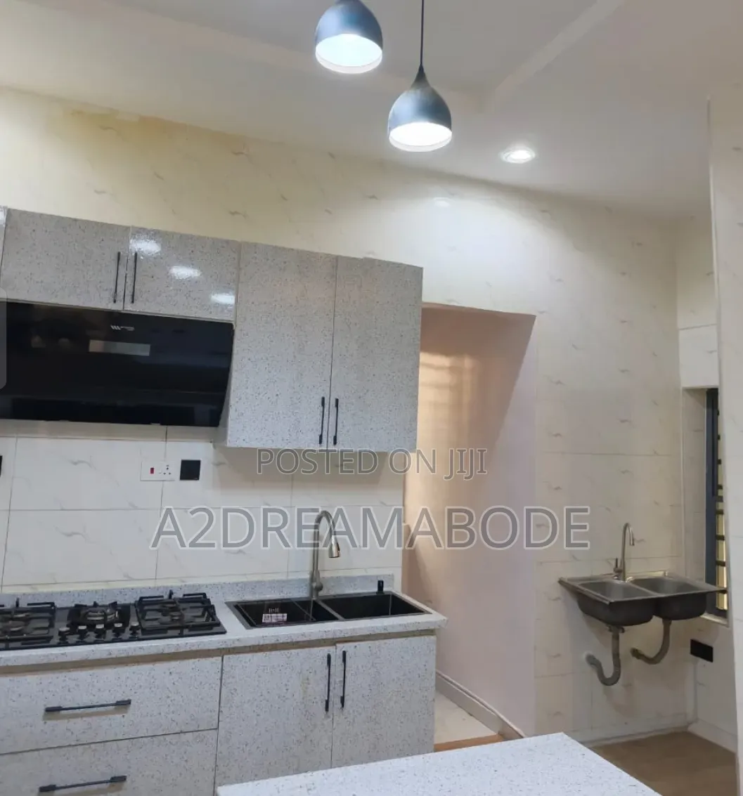 5bdrm Duplex in Omole for sale in Omole Phase 2