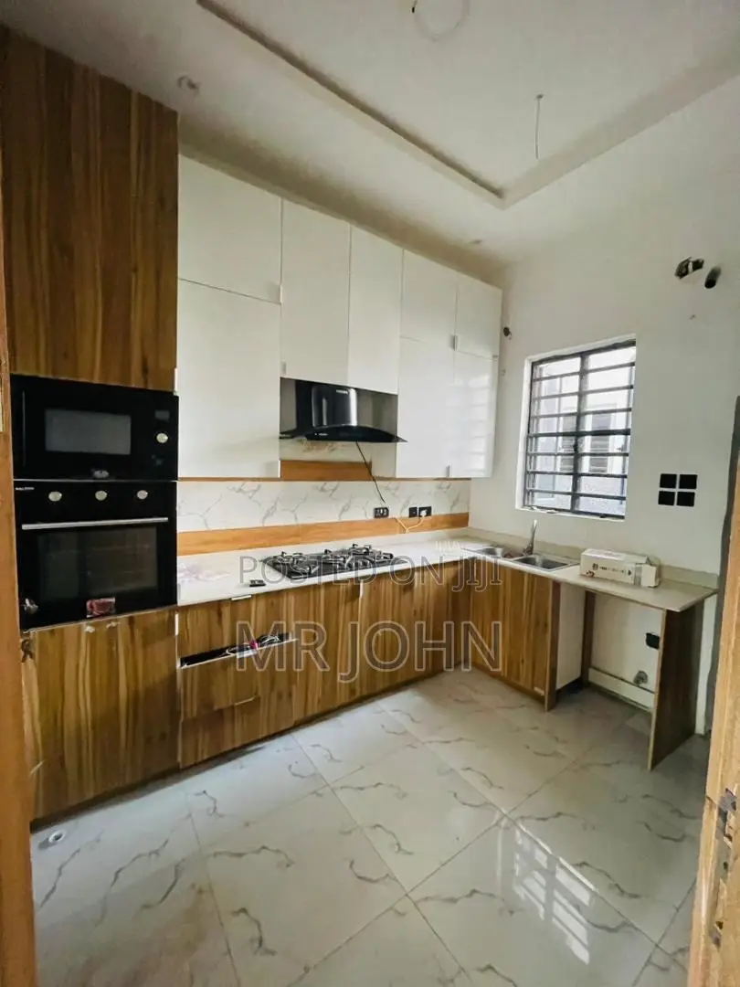 4bdrm Duplex in Ikota Villa Owo Pr, Lekki for rent in Lekki