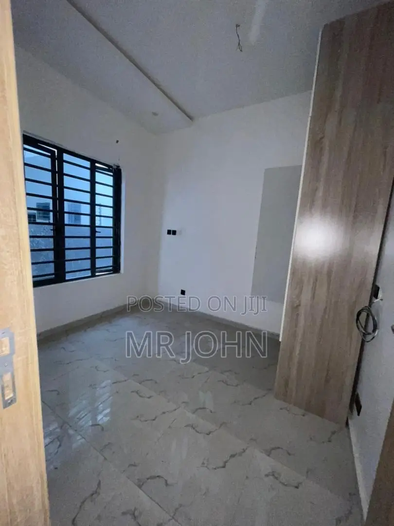 4bdrm Duplex in Ikota Villa Owo Pr, Lekki for rent in Lekki