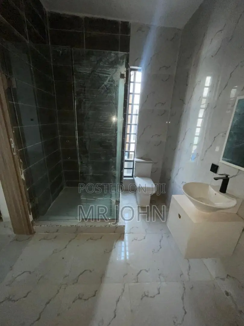 4bdrm Duplex in Ikota Villa Owo Pr, Lekki for rent in Lekki