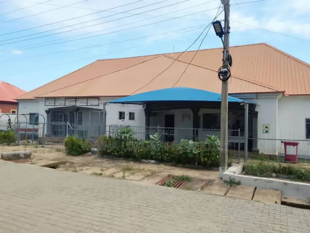 3bdrm Bungalow in Von Axis, Lugbe District for sale in Lugbe District