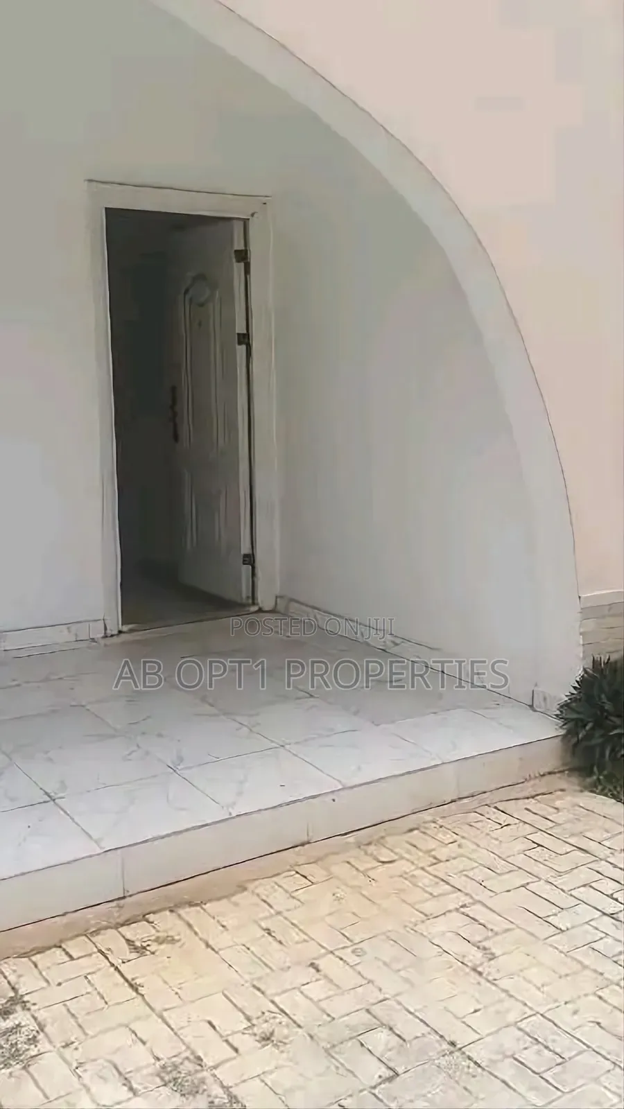 2bdrm Block of Flats in Limit Road, Benin City for rent in Benin City