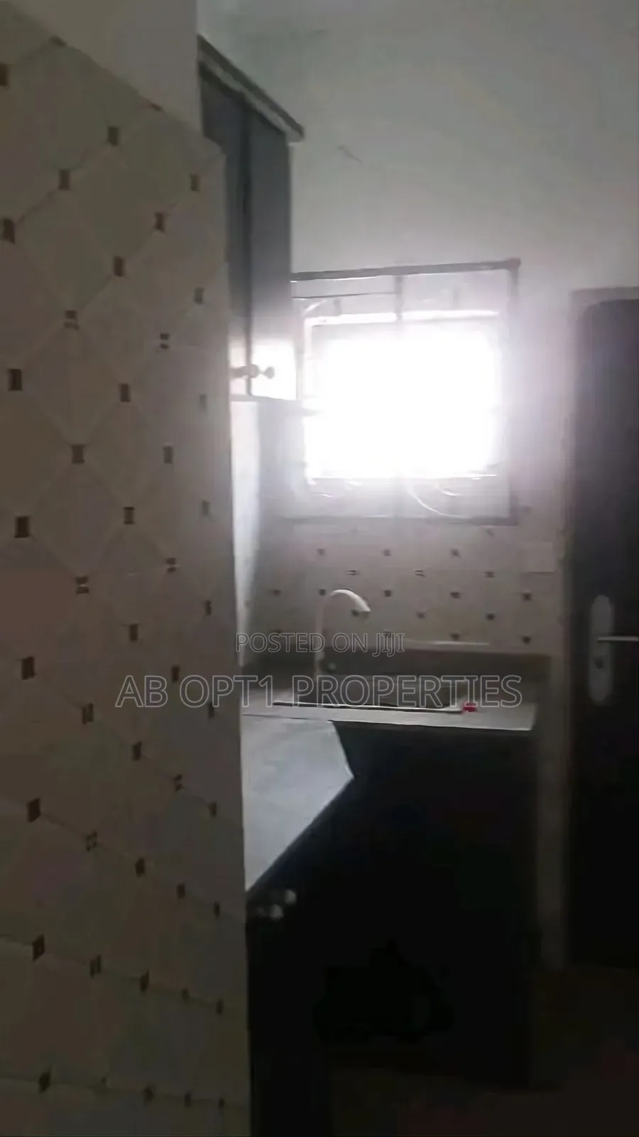 2bdrm Block of Flats in Limit Road, Benin City for rent in Benin City