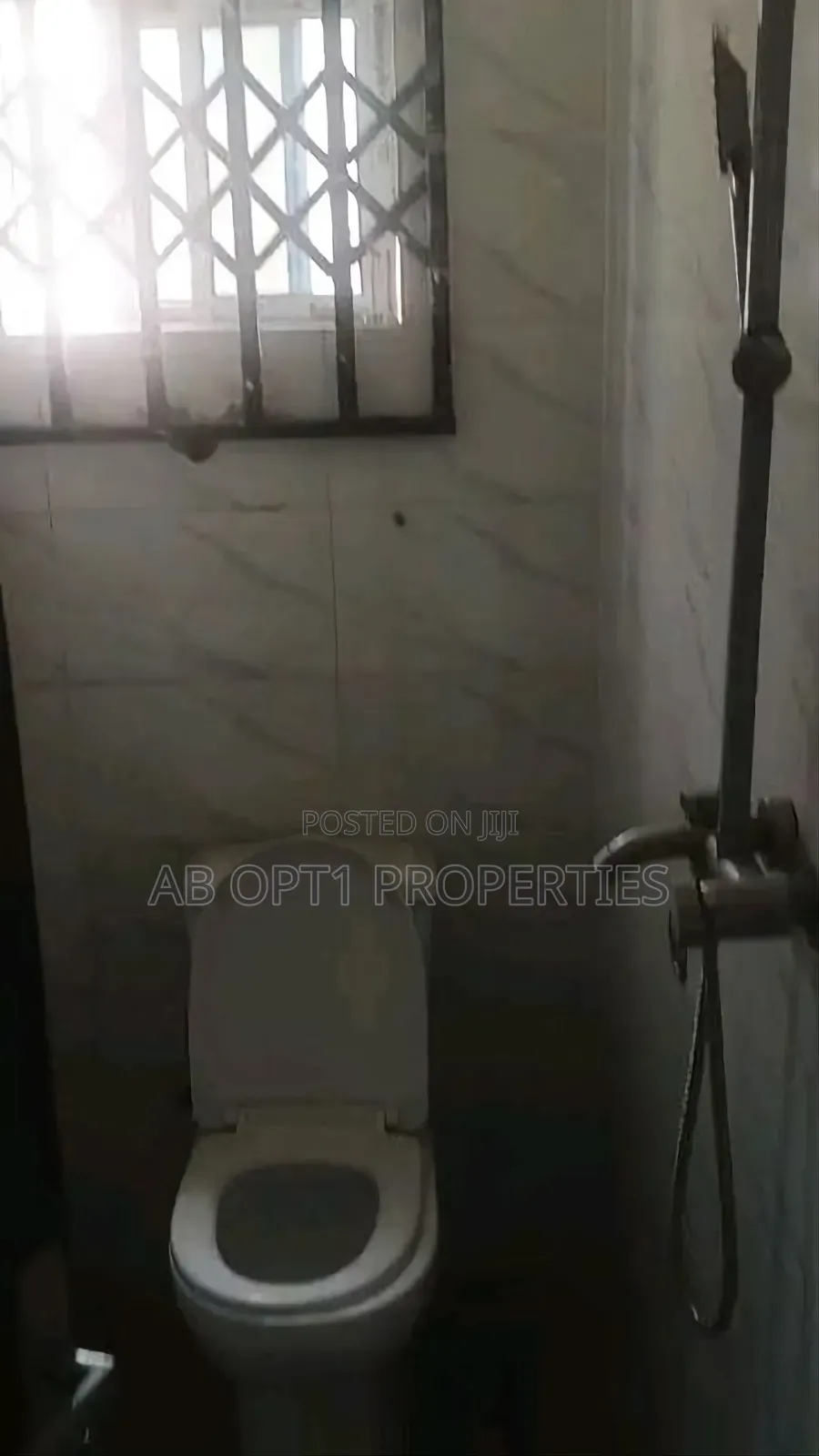 2bdrm Block of Flats in Limit Road, Benin City for rent in Benin City