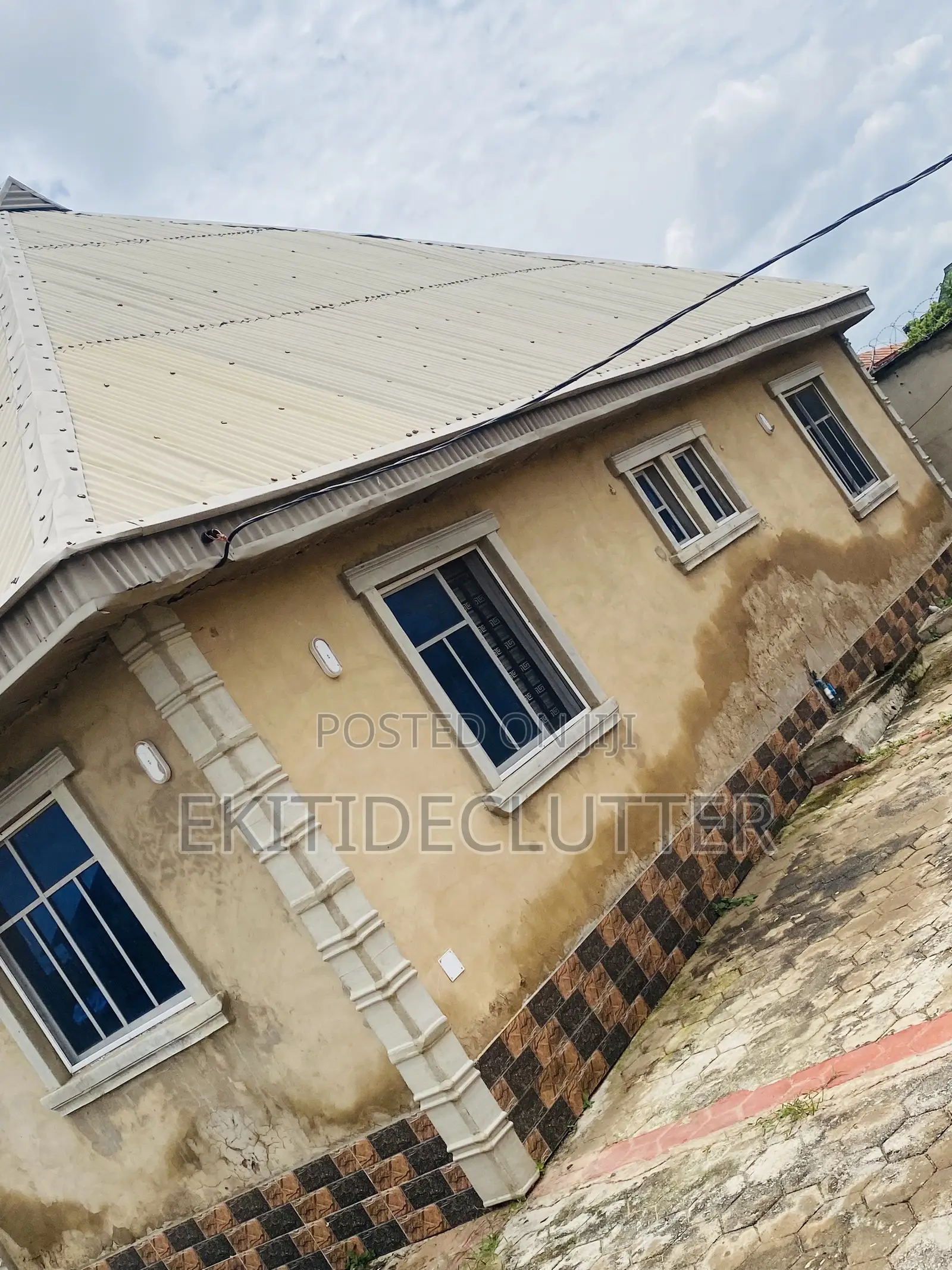 8bdrm Bungalow in Orire Estate, Ado Ekiti for sale in Ado Ekiti