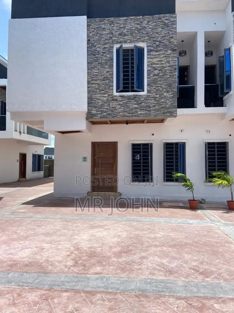 4bdrm House in Orchid Road Owo Pr, Lekki for rent in Lekki