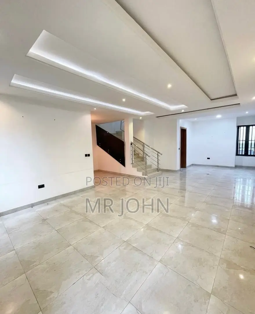 4bdrm Duplex in Lekki Phase 1 Owo Pr for rent in Lekki