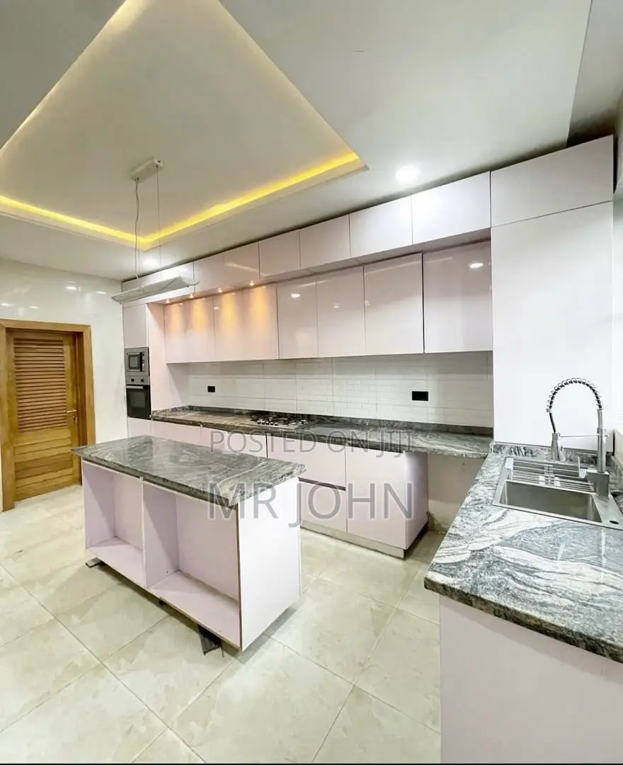 4bdrm Duplex in Lekki Phase 1 Owo Pr for rent in Lekki