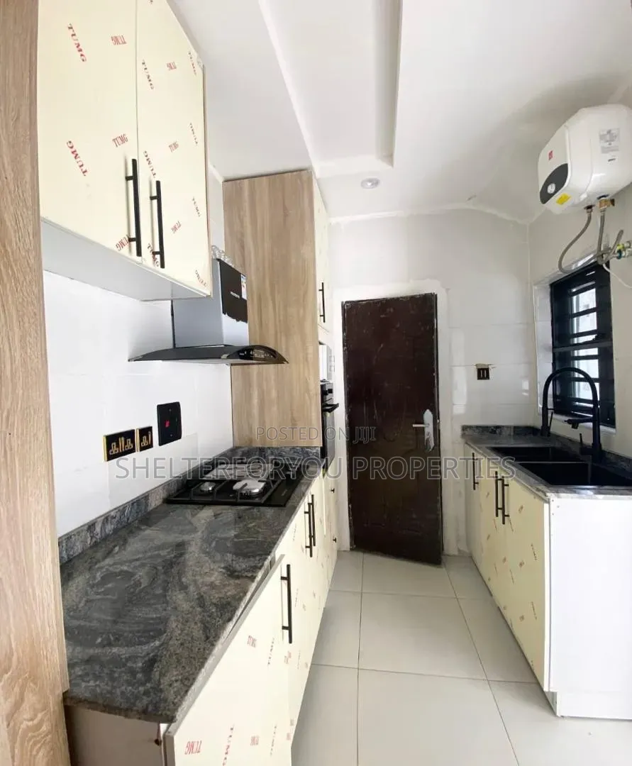 2bdrm Duplex in Lekki Phase 1 for sale in Lekki Phase 1