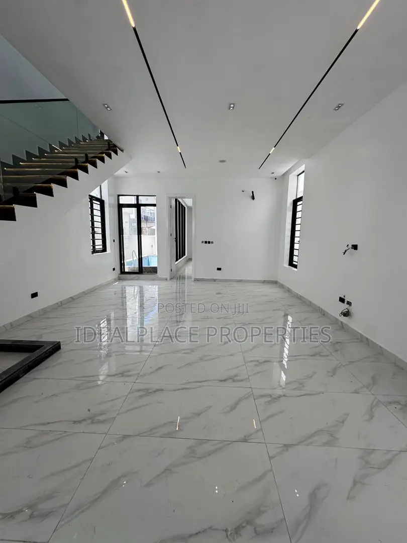 5bdrm Duplex in Lekki for sale in Lekki