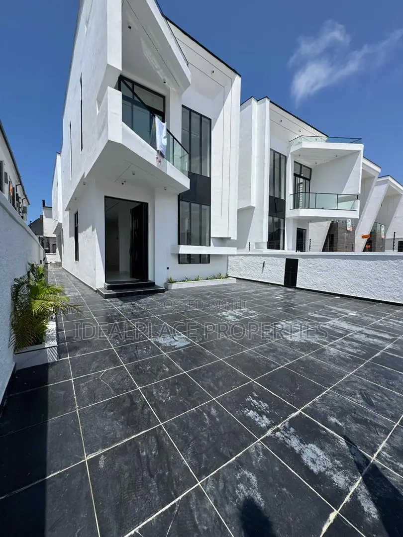5bdrm Duplex in Lekki for sale in Lekki