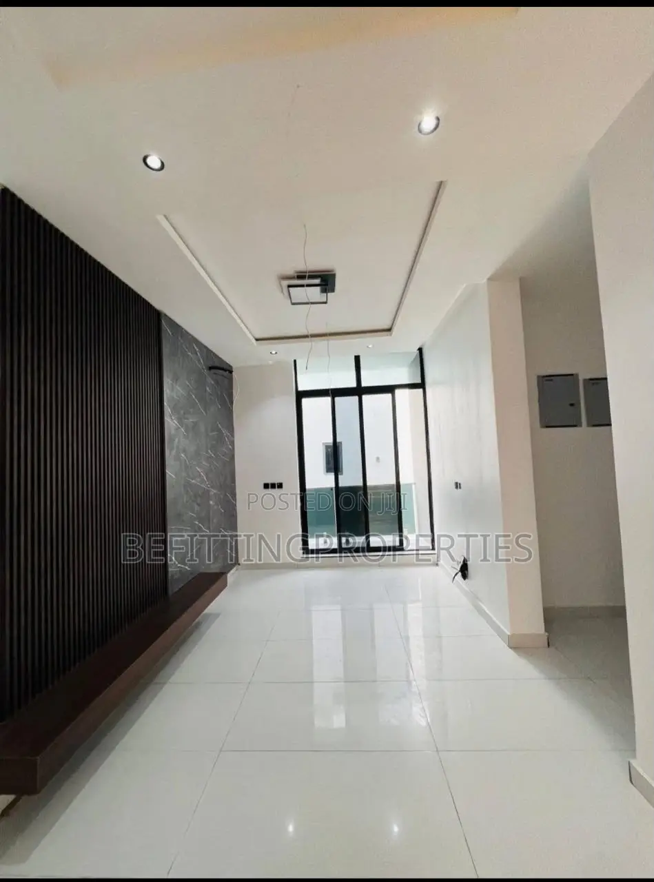 5bdrm Duplex in Lekki for sale in Lekki