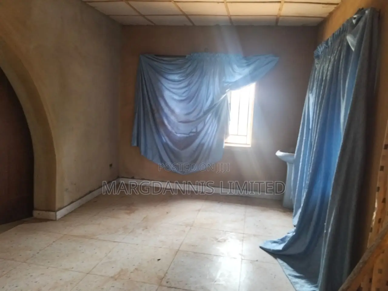 3bdrm Bungalow in Adeyemo Estate, Ita Oluwo for sale in Ita Oluwo