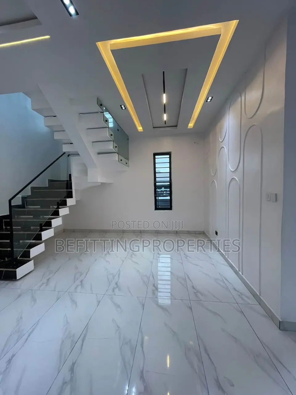 5bdrm Duplex in Idado for sale in Idado