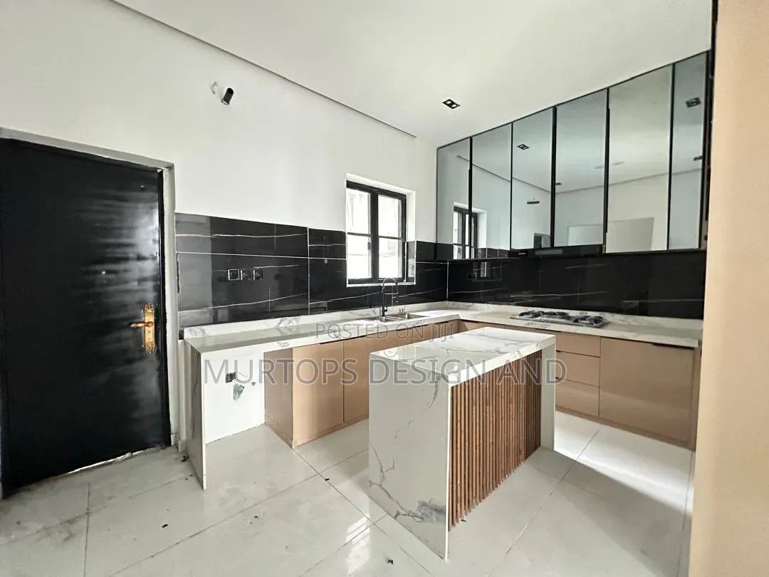 5bdrm Duplex in Lekki Phase 2 for rent in Lekki Phase 2