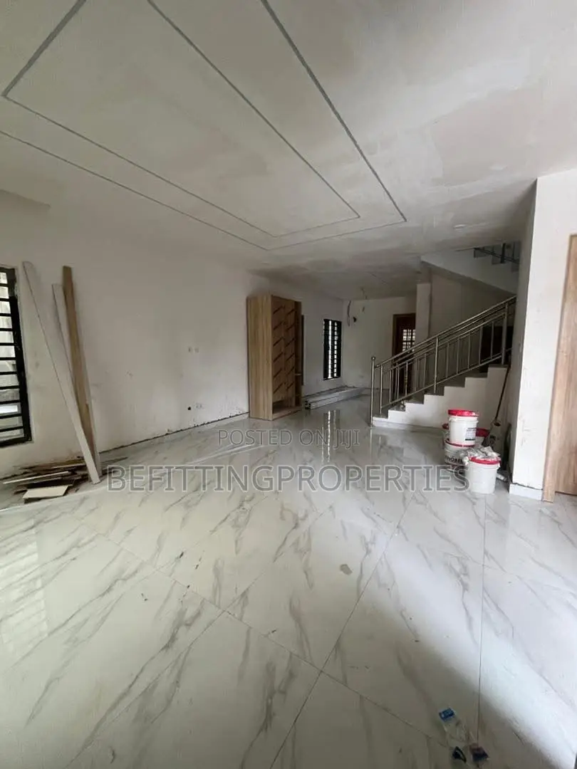 5bdrm Duplex in Ikeja for sale in Ikeja