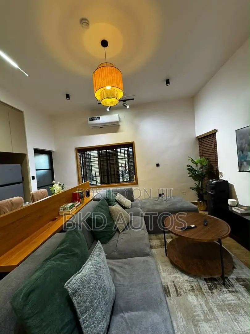 Cozy 1 Bedroom Apartment With Ps5 in Shomolu