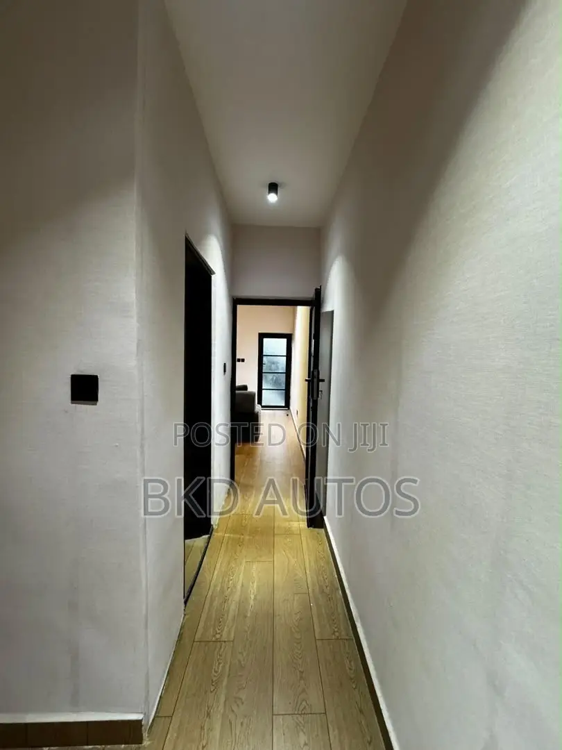 Cozy 1 Bedroom Apartment With Ps5 in Shomolu