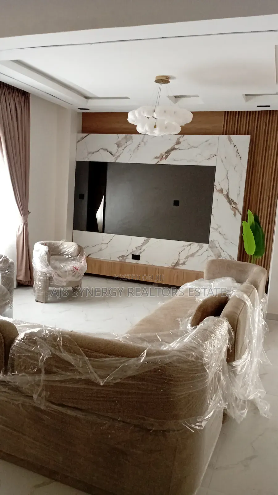 Furnished 3bdrm Maisonette in Lekki Phase 1 for sale in Lekki Phase 1