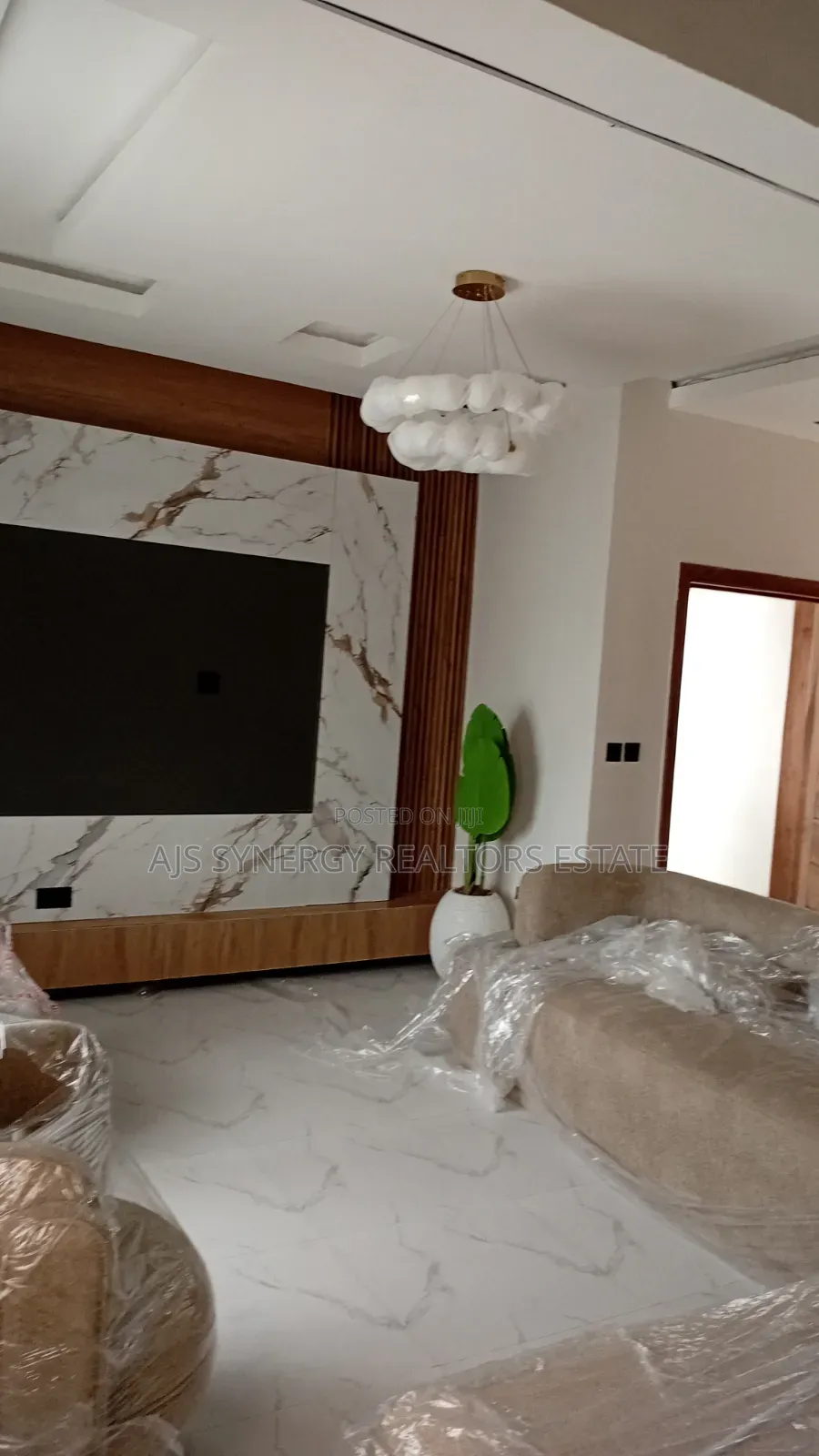 Furnished 3bdrm Maisonette in Lekki Phase 1 for sale in Lekki Phase 1