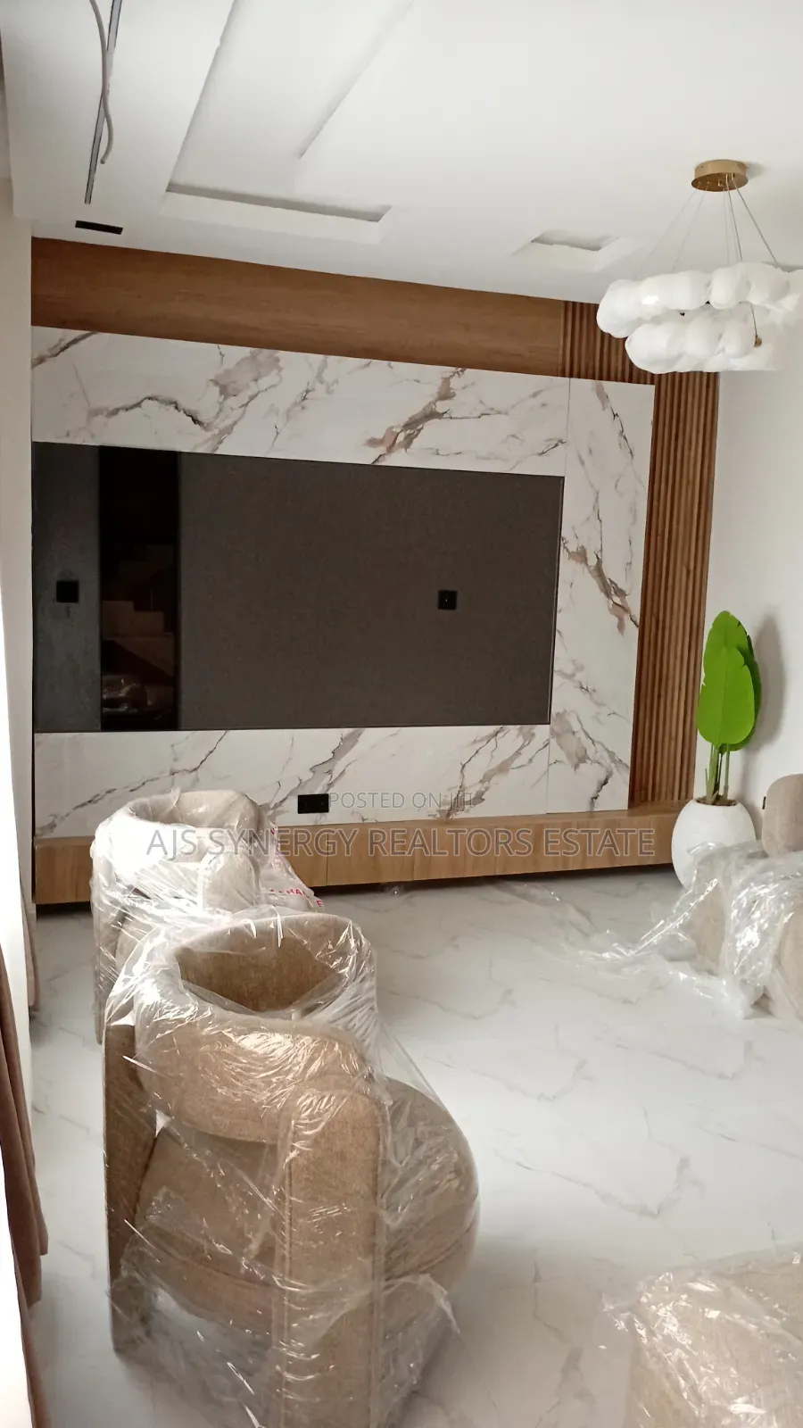 Furnished 3bdrm Maisonette in Lekki Phase 1 for sale in Lekki Phase 1