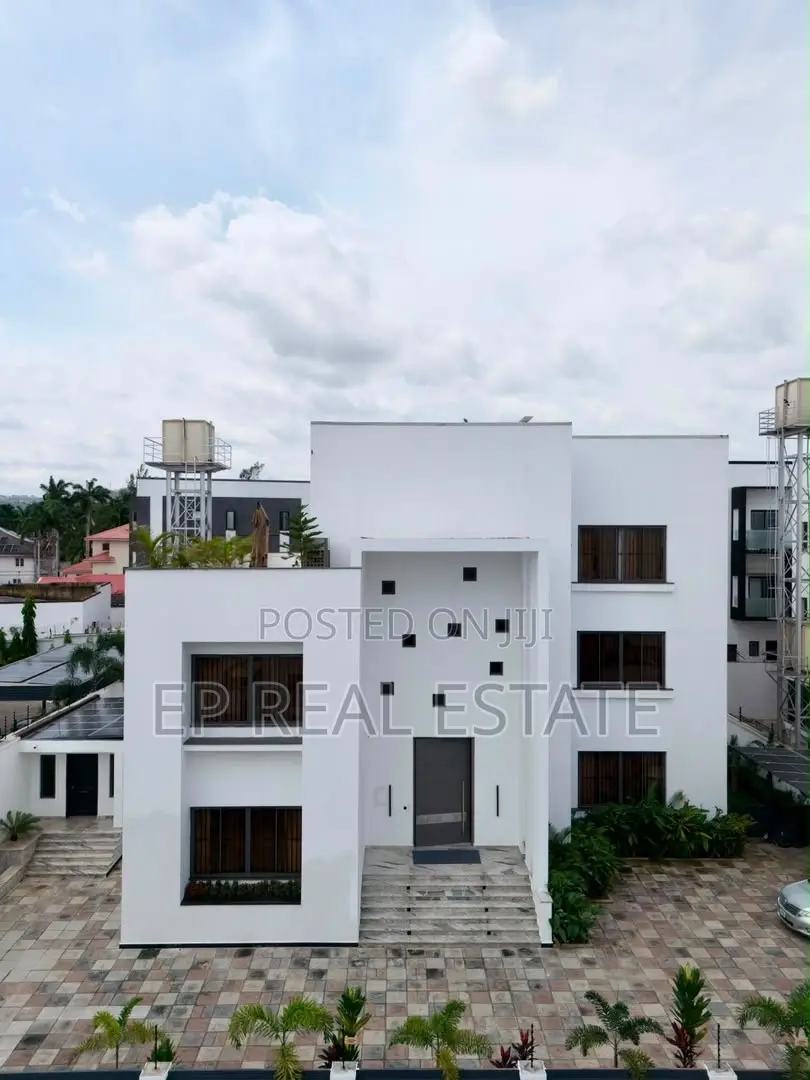 8bdrm Mansion in Maitama for sale in Maitama