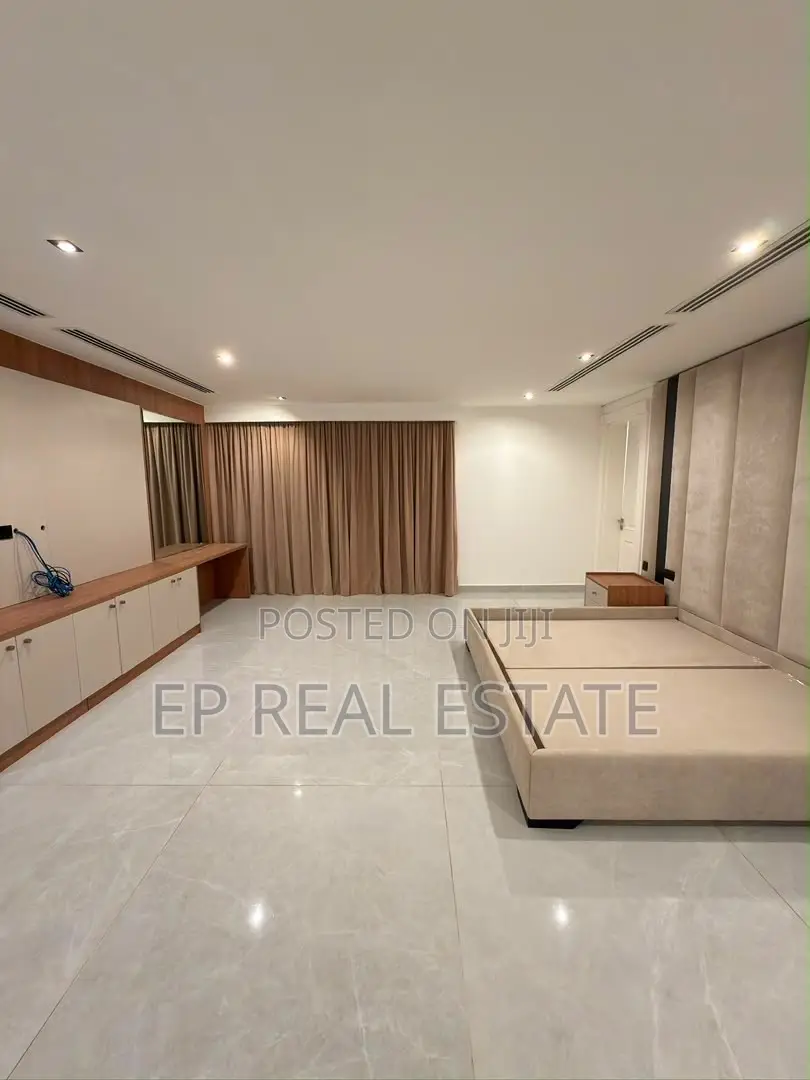 8bdrm Mansion in Maitama for sale in Maitama