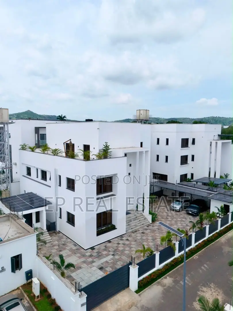 8bdrm Mansion in Maitama for sale in Maitama