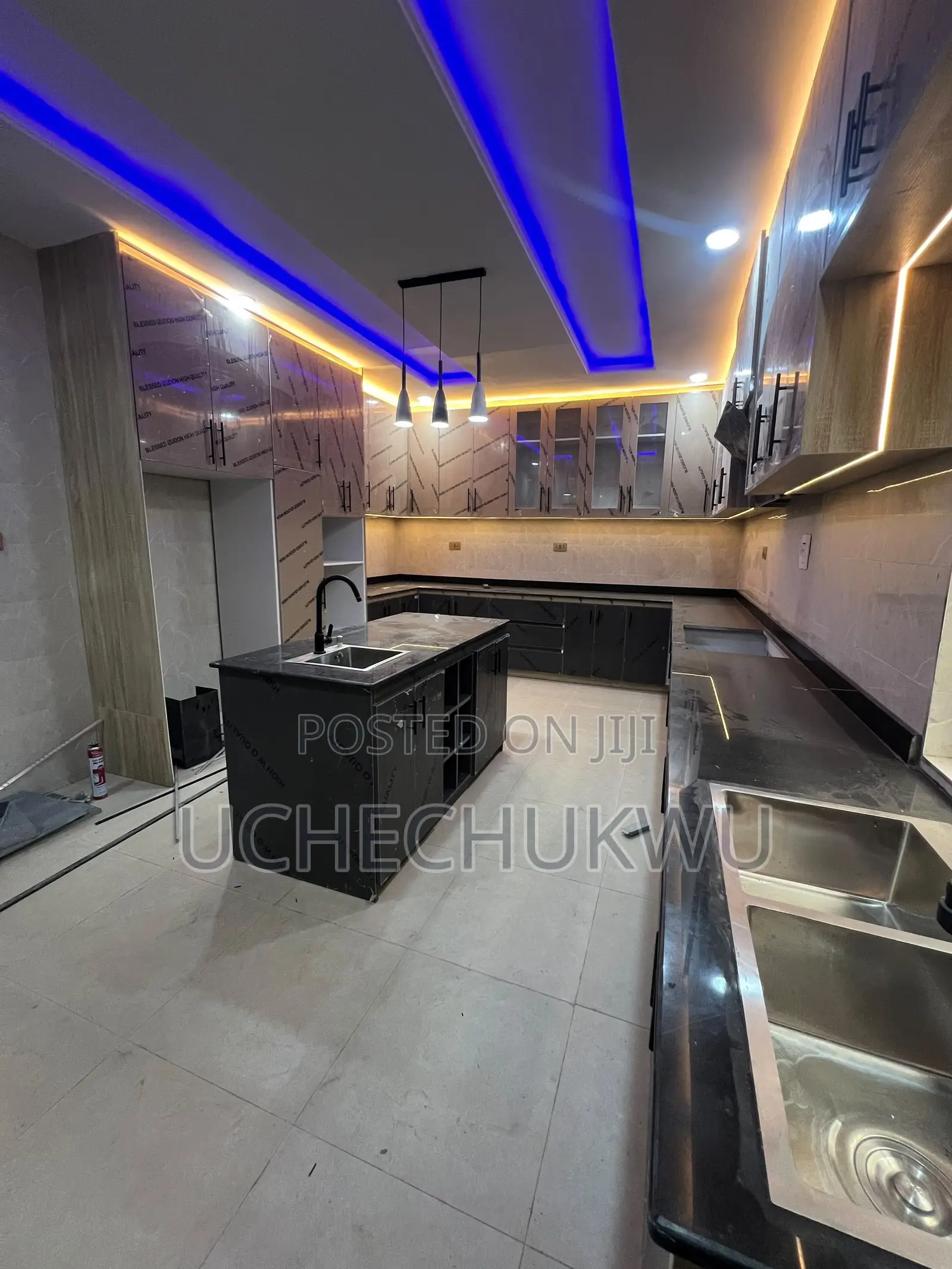 5bdrm Penthouse in H And J Estate, Galadimawa for sale in Galadimawa