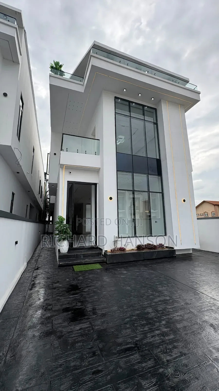 5bdrm Duplex in Vgc for sale in VGC / Ajah