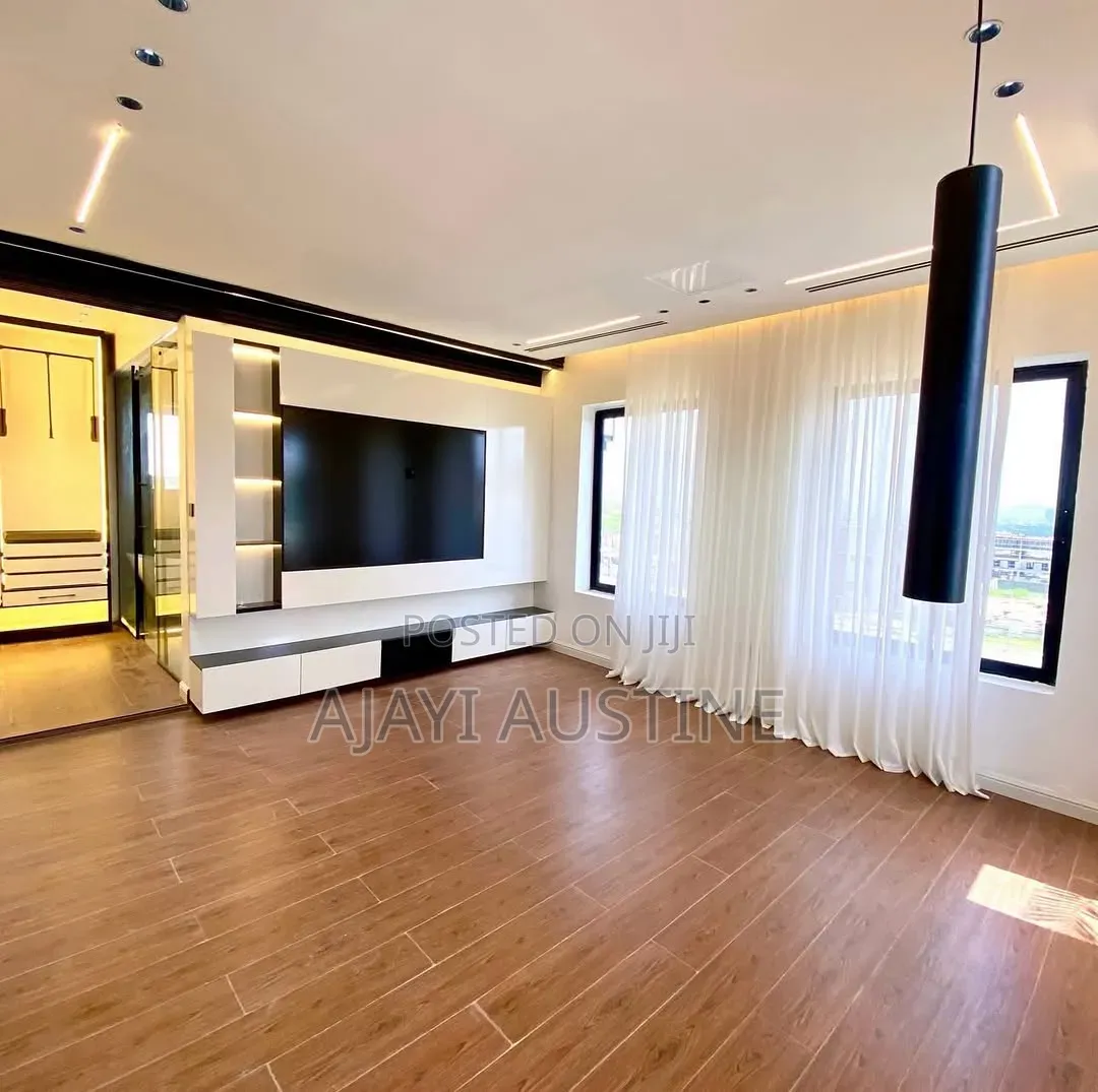 5bdrm Duplex in Mini Estate And for sale in Guzape District