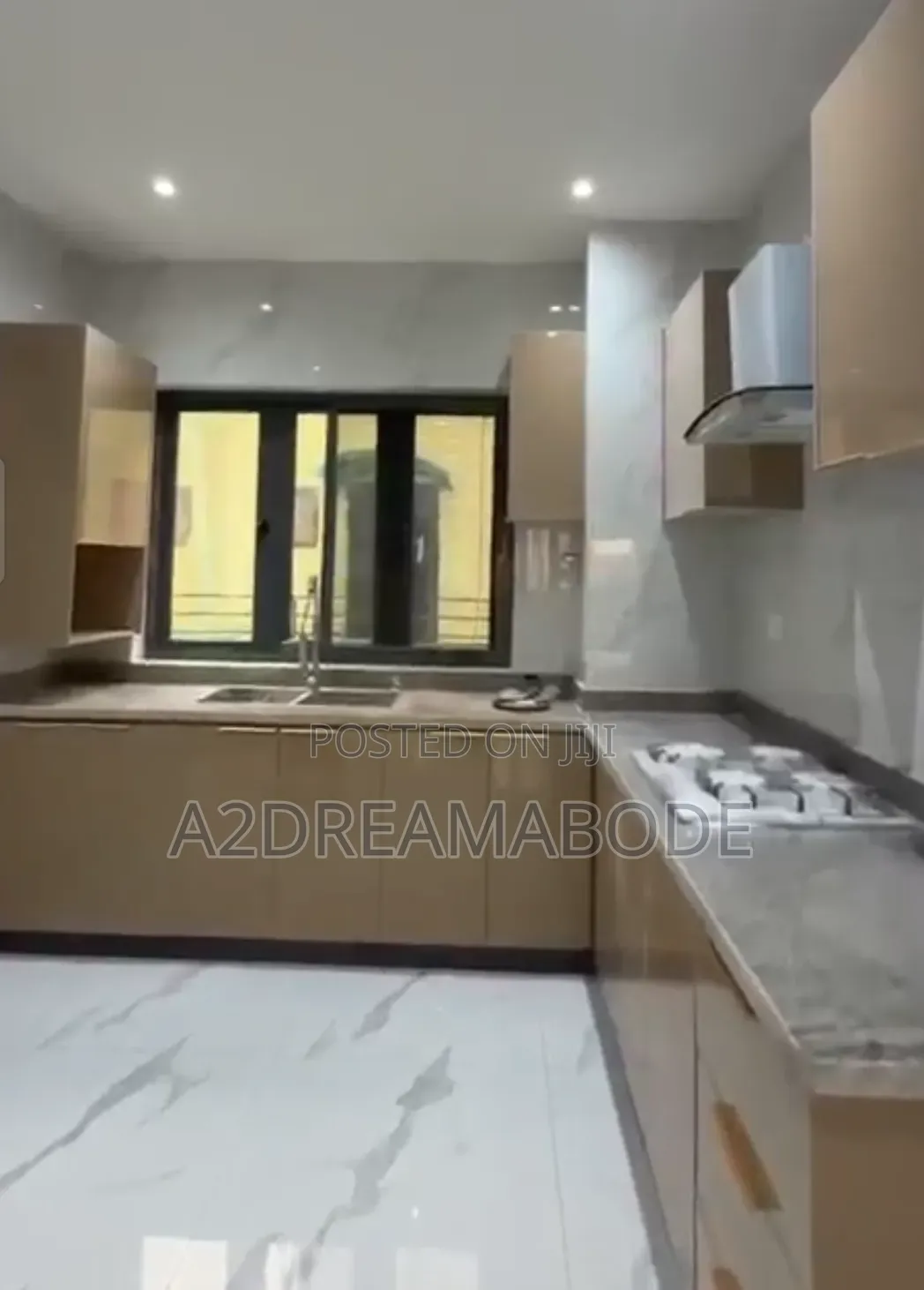 3bdrm Apartment in Yaba, Alagomeji for rent in Alagomeji
