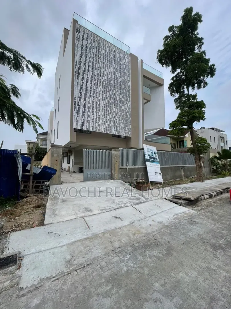 5bdrm Duplex in Banana Island for sale in Banana Island