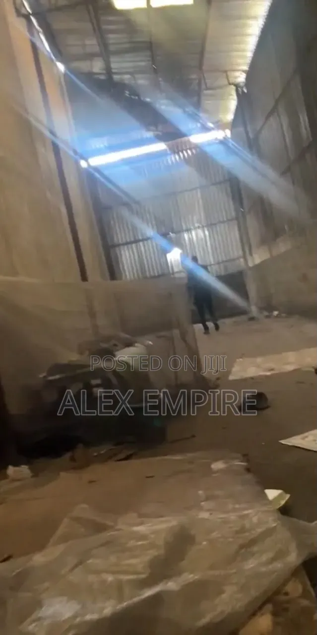 Warehouse for Sale in Mile 2 in Mile 2