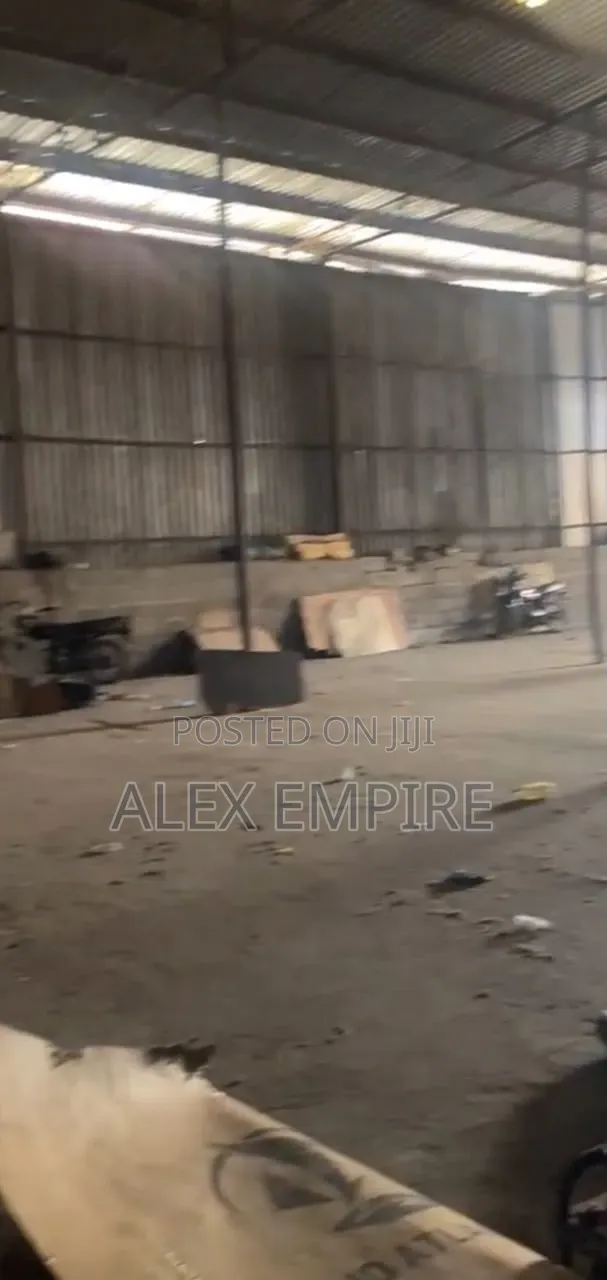 Warehouse for Sale in Mile 2 in Mile 2