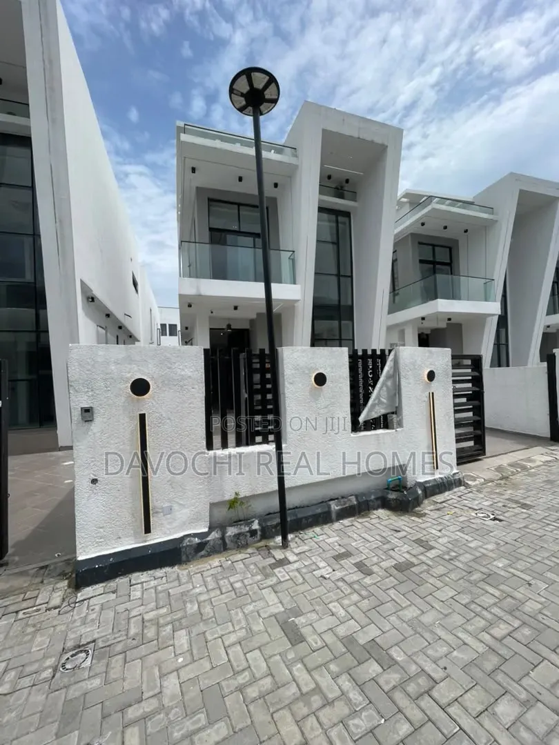 5bdrm Duplex in Lekki Phase 1 for sale in Lekki Phase 1