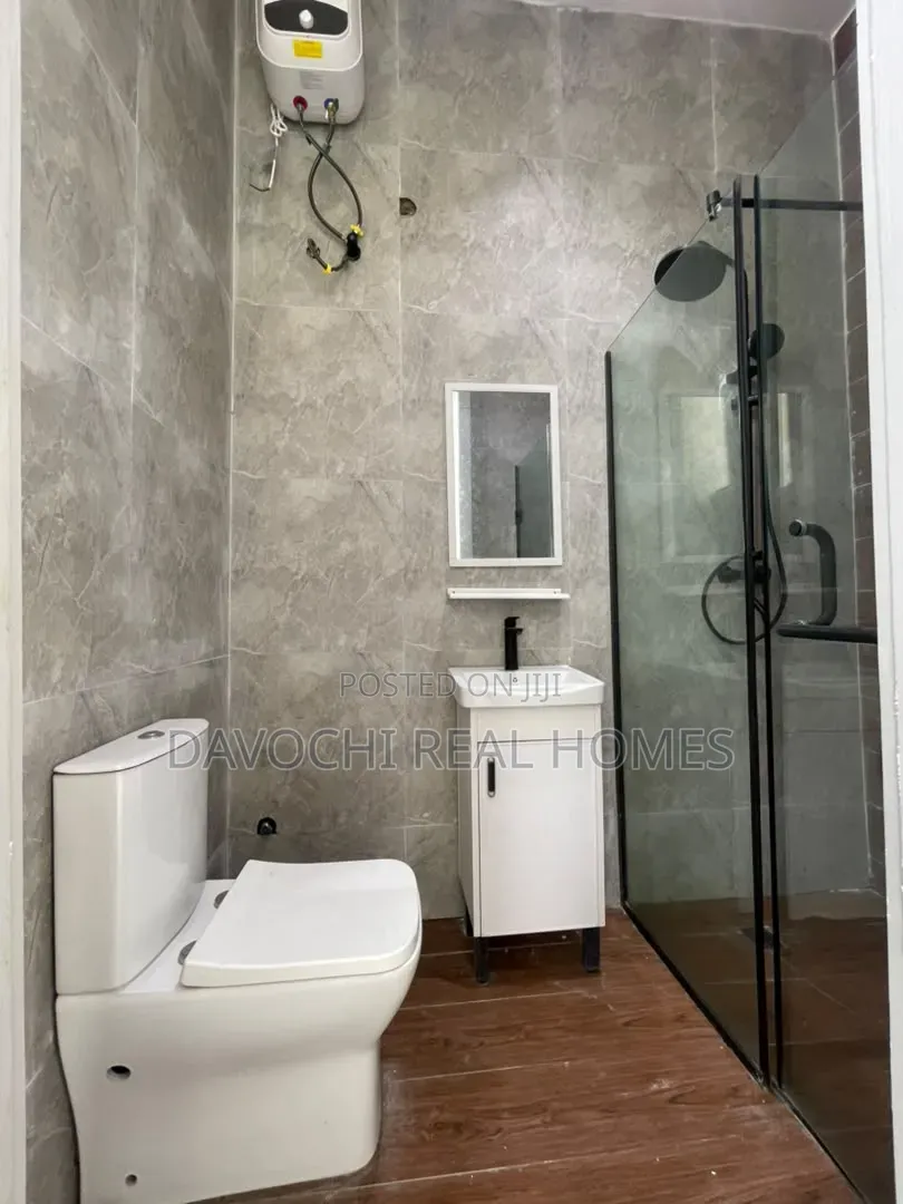 5bdrm Duplex in Lekki Phase 1 for sale in Lekki Phase 1