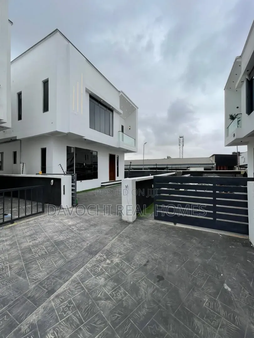 5bdrm Duplex in Idado for sale in Idado