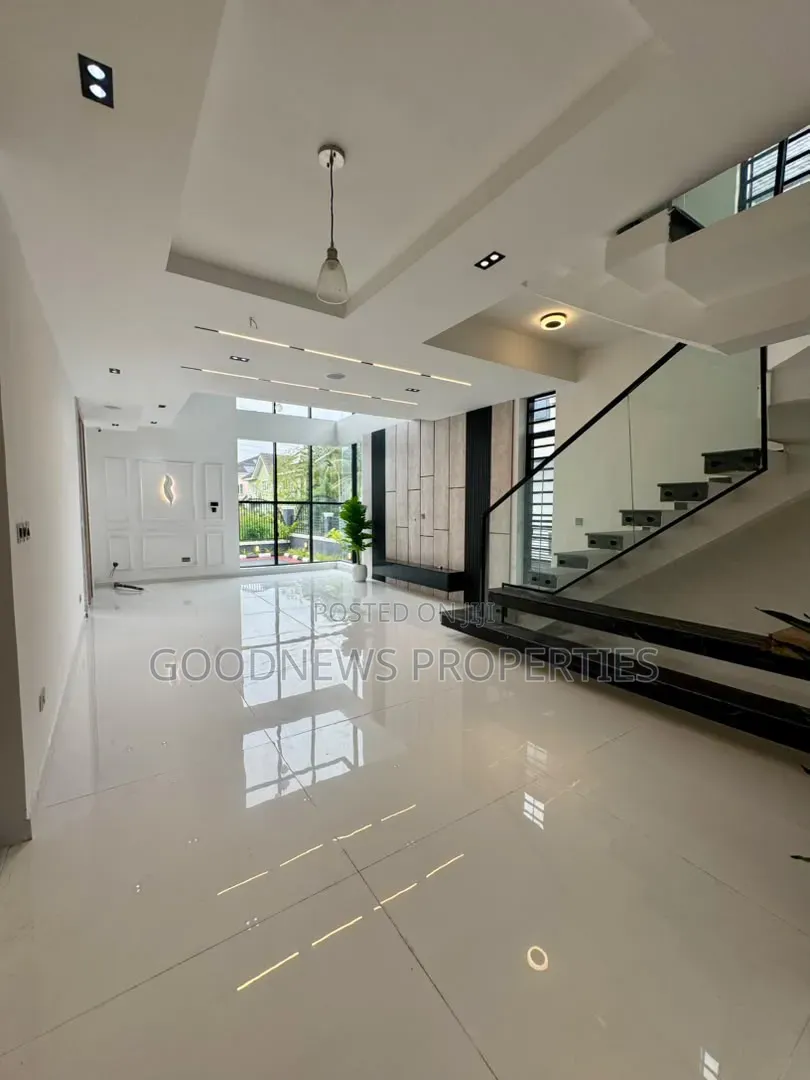 4bdrm Duplex in Sangotedo Lagos for sale in Sangotedo