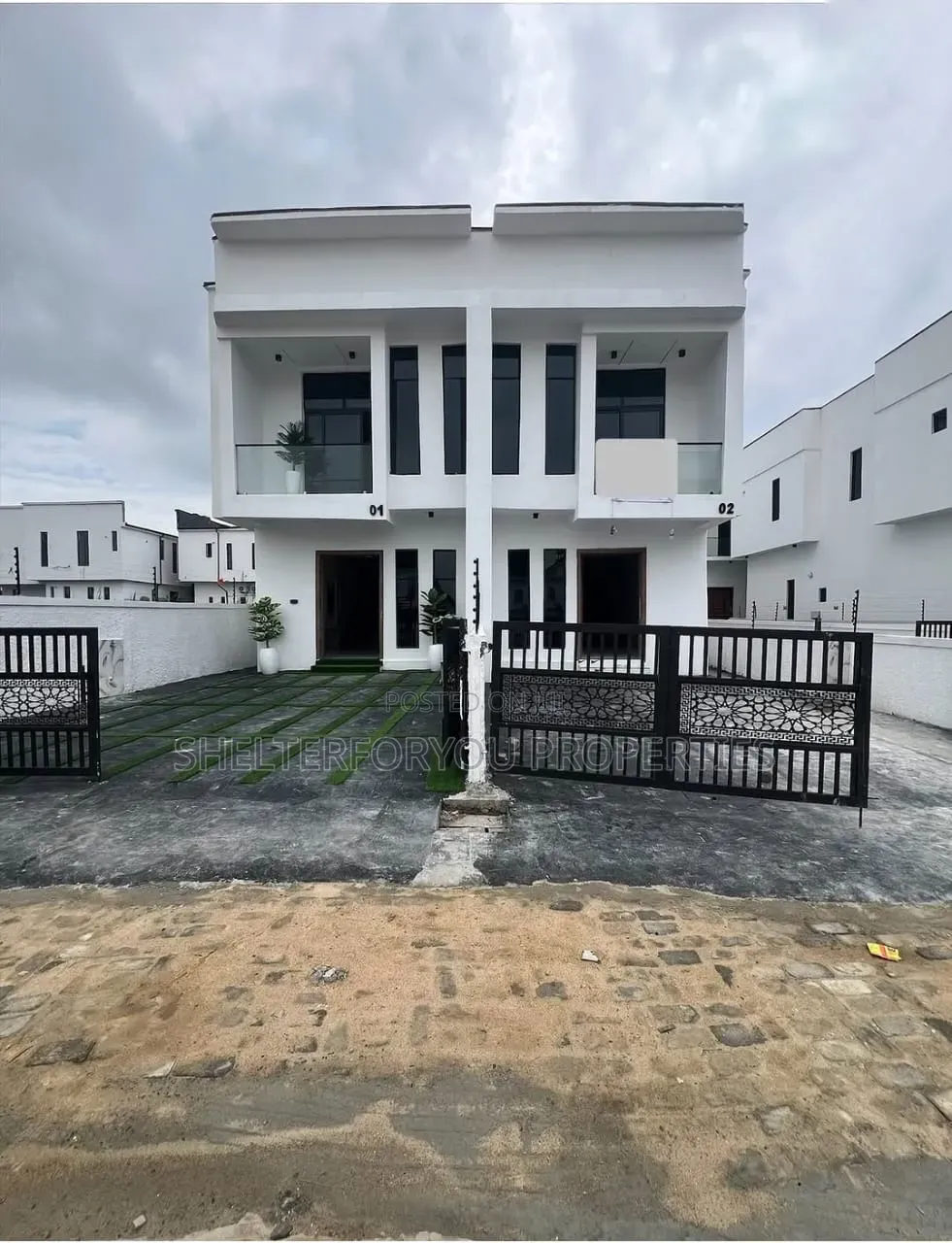 4bdrm Duplex in Ikota for sale in Ikota