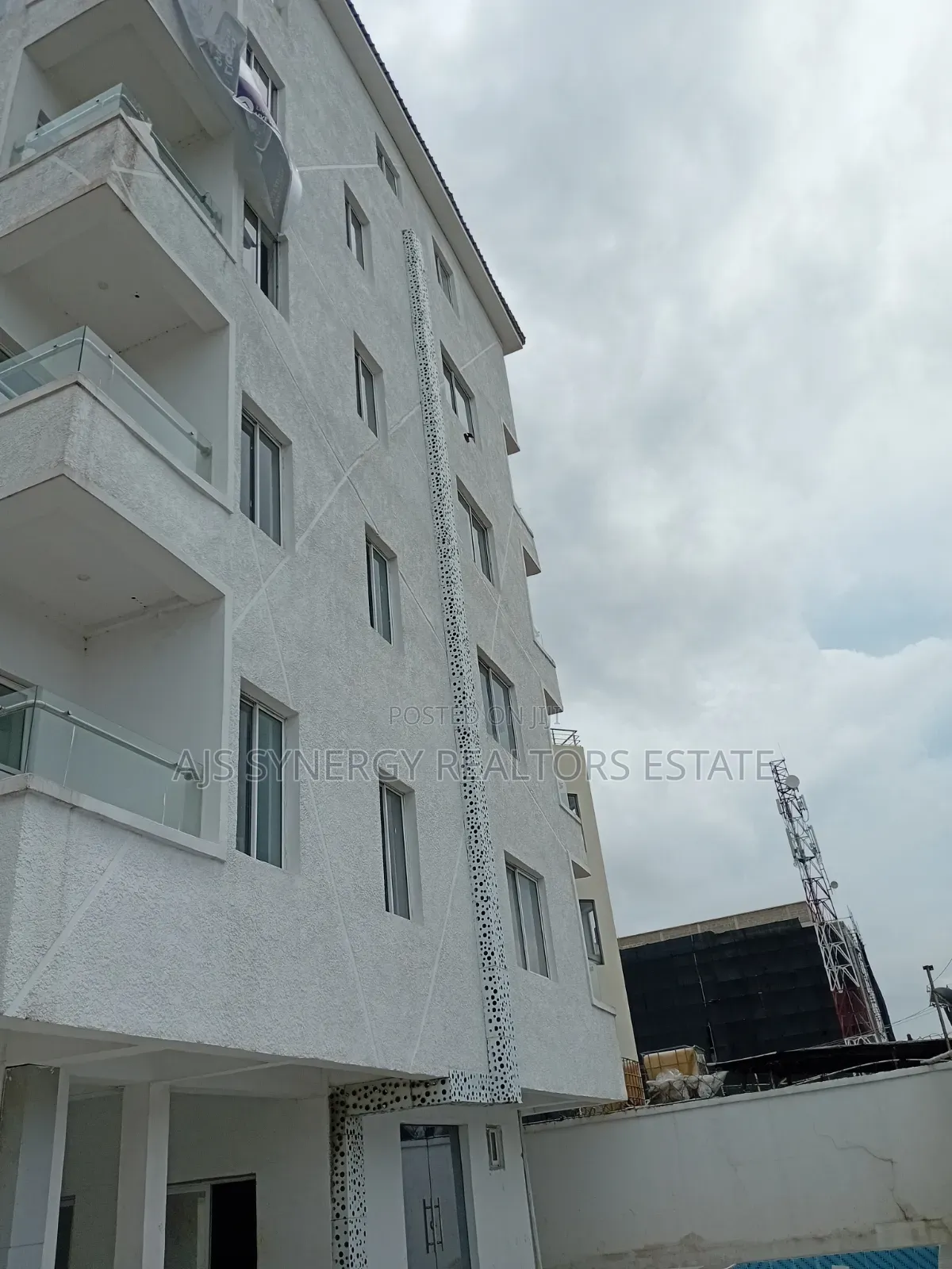 Furnished 2bdrm Maisonette in Lekki Phase 1 for sale in Lekki Phase 1