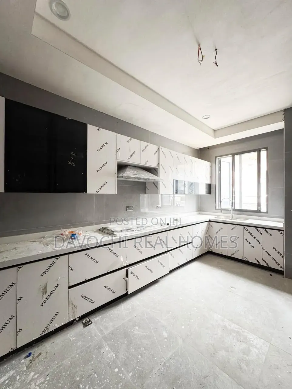 5bdrm Duplex in Banana Island for sale in Banana Island
