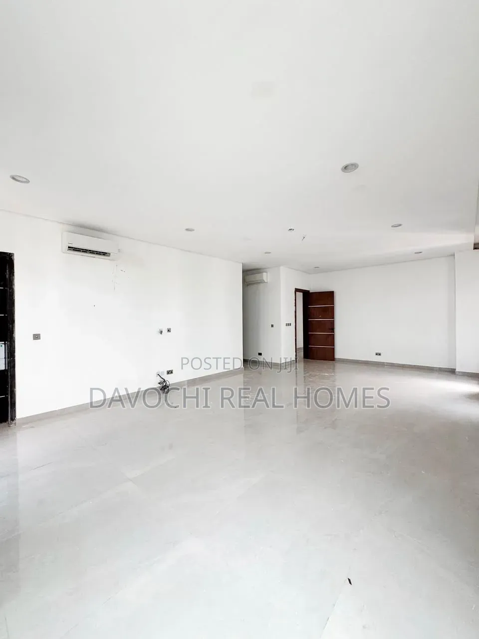 5bdrm Duplex in Banana Island for sale in Banana Island