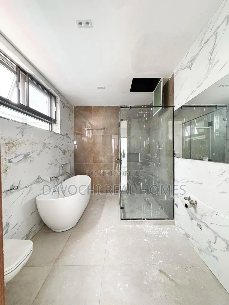 5bdrm Duplex in Banana Island for sale in Banana Island