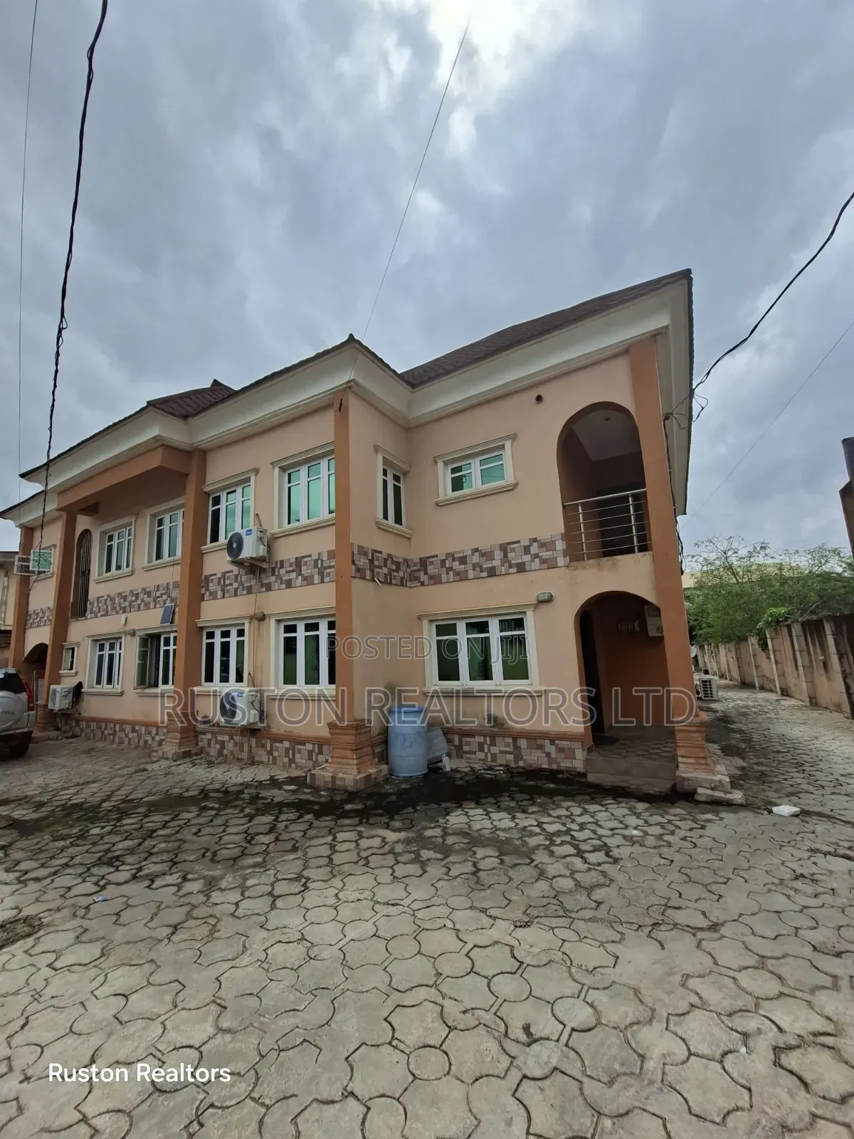 12bdrm Duplex in Bodija for sale in Bodija